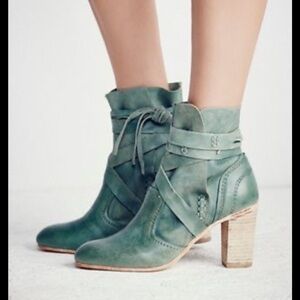 Free people Gray Leather Ankle Boots